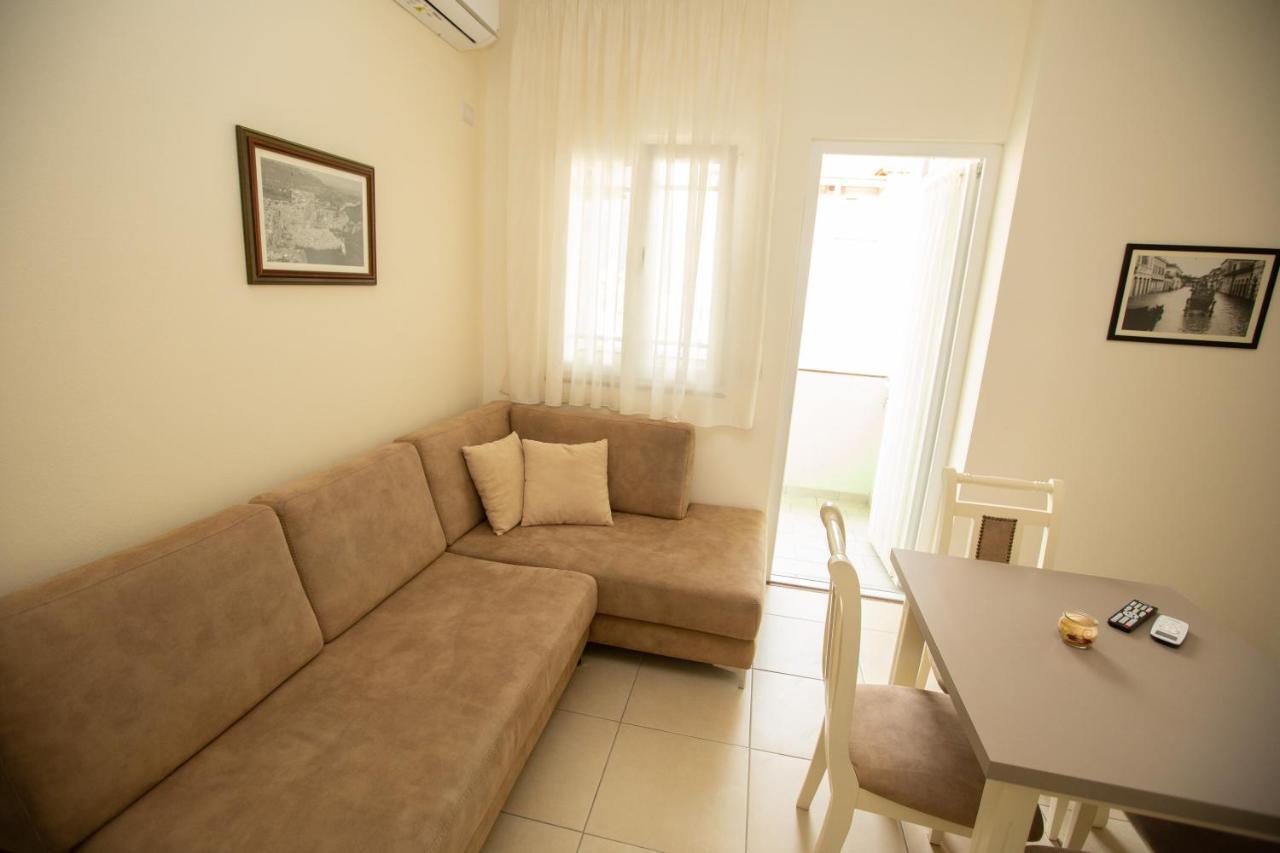 Velipoja Apartments Eksteriør billede